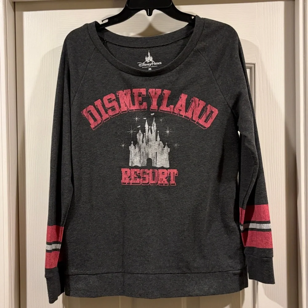 Disneyland Resort women’s sweatshirt size M never wore - Picture 3 of 4